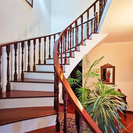 Вилла Pico Do Moinho House