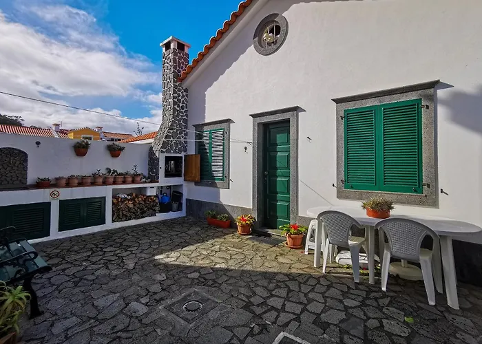 Вилла Pico Do Moinho House